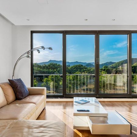 Contemporary Apartment With Rooftop Terrace In Maribor Eksteriør bilde