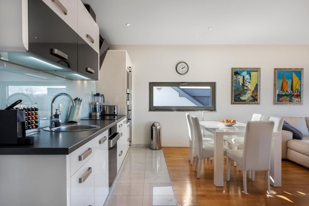 Contemporary Apartment With Rooftop Terrace In Maribor Eksteriør bilde